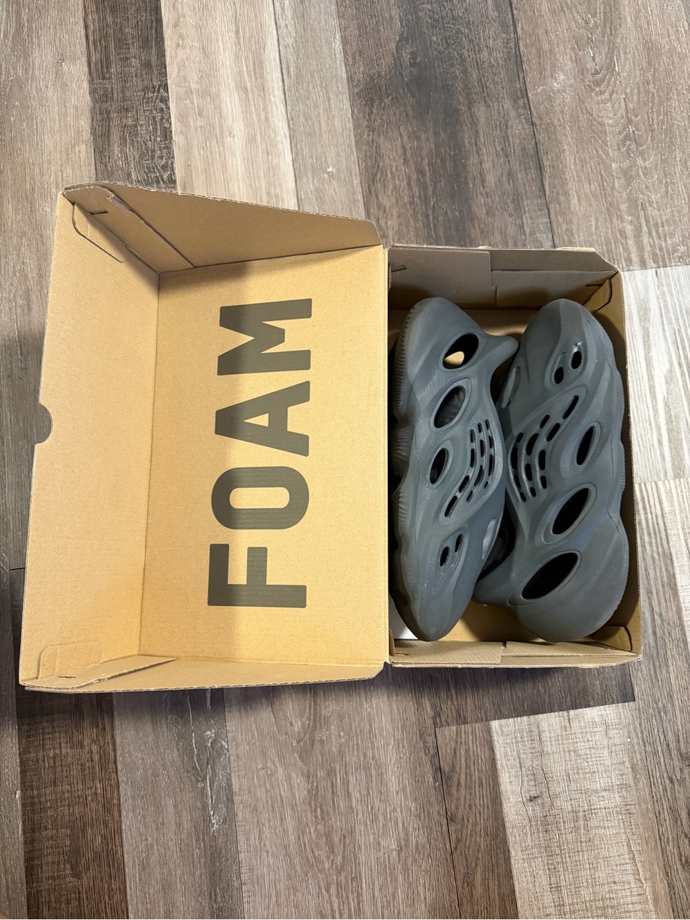 W9.5 YZY Foam RNR Slip On